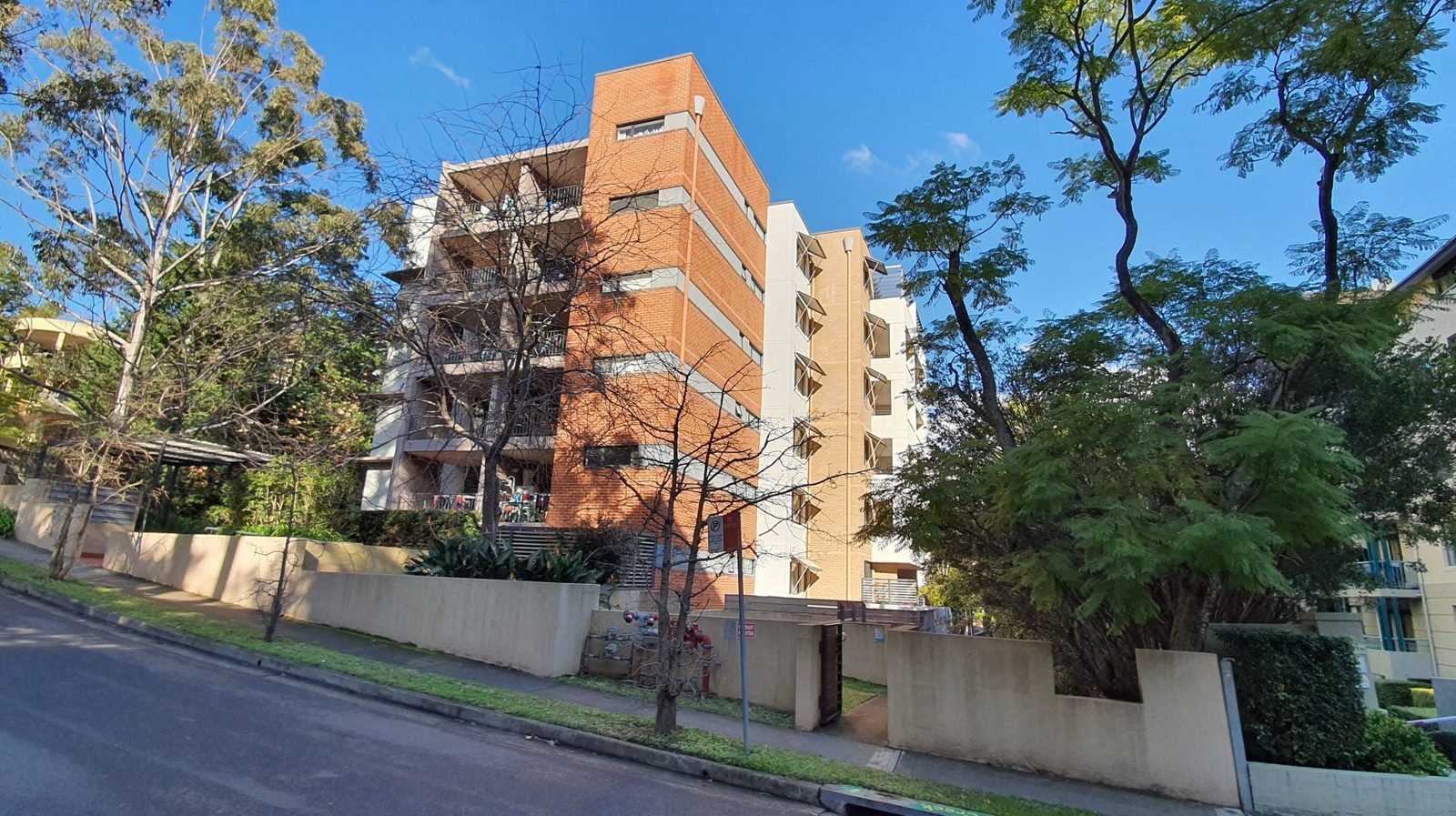 6–8 Freeman Road, Chatswood, a brick and render apartment building