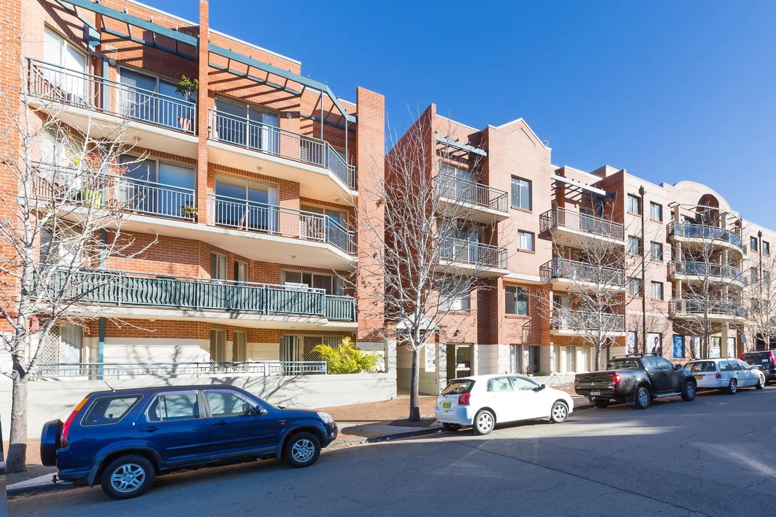 Urunga Parade, Miranda, a four-storey face-brick apartment building